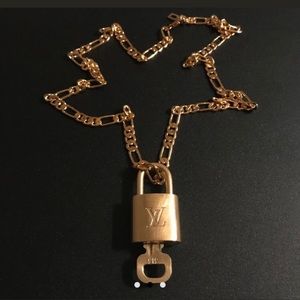 LV chain N locket with key(s)